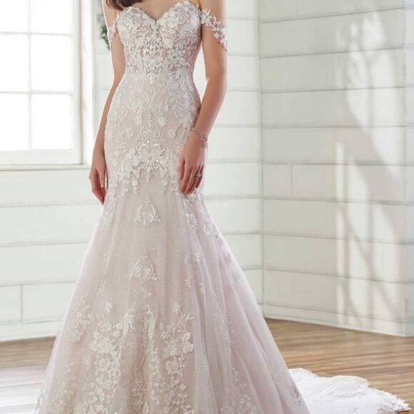 Wedding Dress - Picture 3 of 3